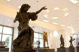 Bronze statue in the gallery